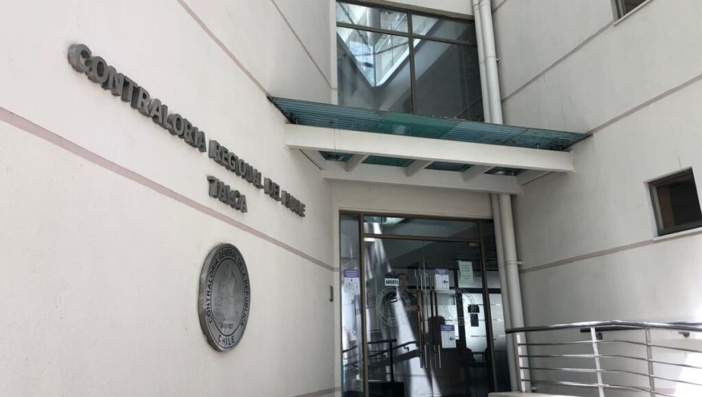 Parlamentarios exigen medidas urgentes por viajes al extranjero de miles de funcionarios públicos durante licencias médicas 1 Mas de 25 mil funcionarios publicos viajaron al extranjero durante licencias medicas entre 2023 y 2024