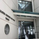 Mas de 25 mil funcionarios publicos viajaron al extranjero durante licencias medicas entre 2023 y 2024