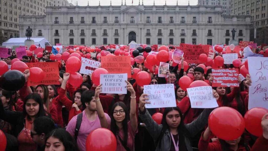 Matronas logran frenar modificación a la Norma 150 tras movilización nacional 1 Matronas logran frenar modificacion a la Norma 150 tras movilizacion nacional