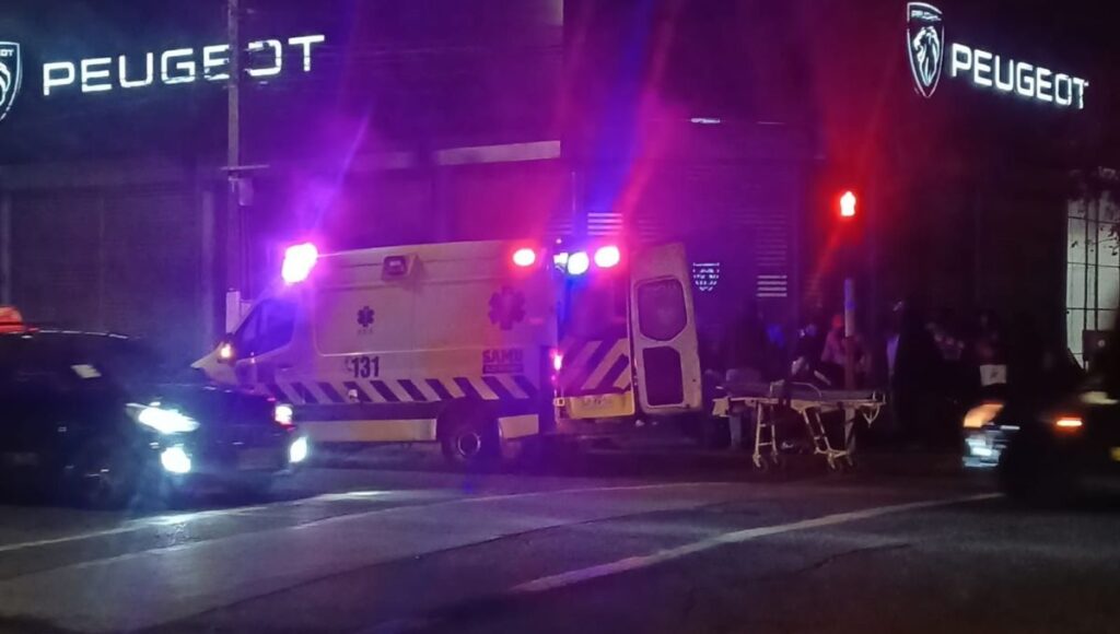 Motorista resulta herido tras colision en pleno centro de Curico