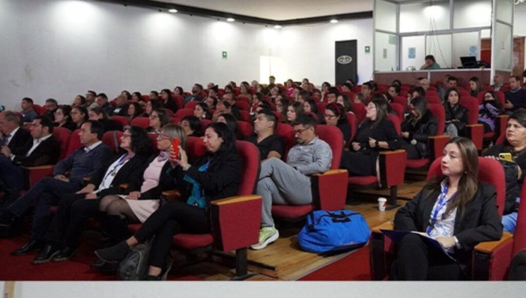 Molina: Capacitan a más de 300 profesores de Molina en prevención de violencia gracias a convenio con Fundación Liderazgo 1 Portada Noticias