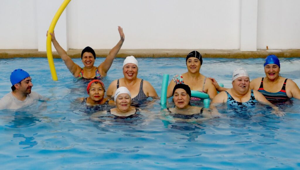 Reabren piscina temperada en la Casa del Adulto Mayor de Curicó 1 Reabren piscina temperada en la Casa del Adulto Mayor de Curico