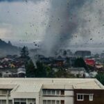 Tornado causa severos danos en Puerto Varas y obliga a activar comite de emergencia