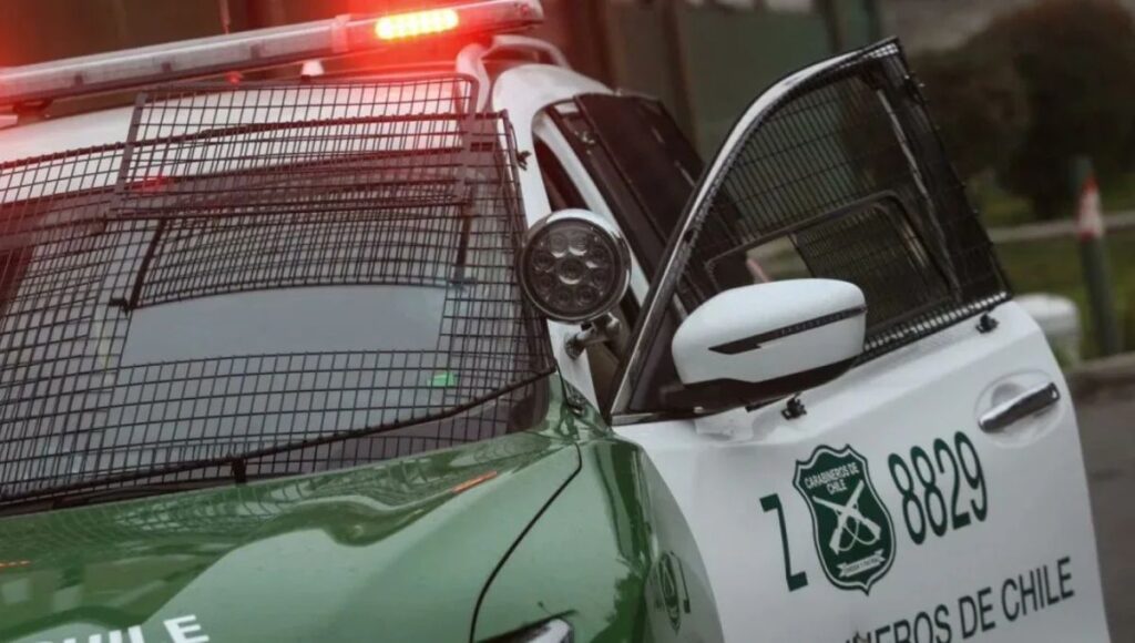 Hombre ataca con un cuchillo a sus padres y luego huye en Romeral 1 hombre ataca a su padre en Romeral