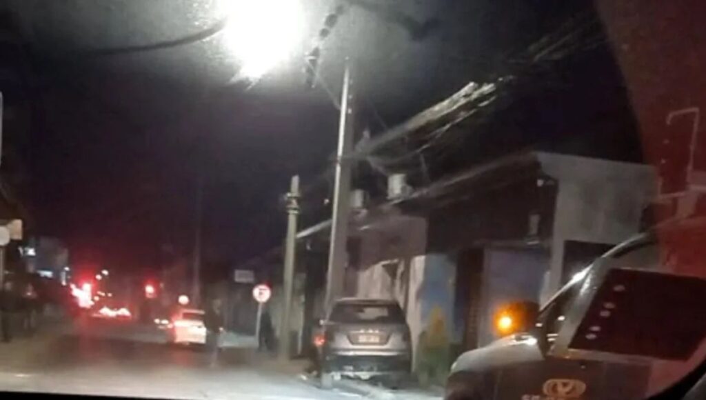 Corte de energia afecto a calles del centro de Curico tras accidente vehicular