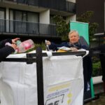 Edificios de Curico se suman al reciclaje domiciliario con instalacion de contenedores