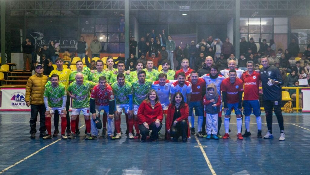 Rauco celebró el Mes del Padre con emocionante jornada de Showbol y figuras del fútbol nacional 1 Rauco celebro el Mes del Padre con emocionante jornada de Showbol y figuras del futbol nacional