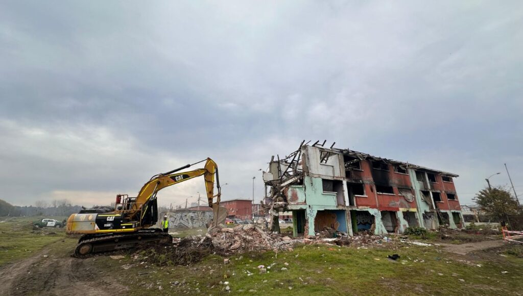 Talca: Se inicia etapa final de demolición en Villa Las Américas para dar paso a nuevo plan urbano-habitacional 1 Se inicia etapa final de demolicion en Villa Las Americas para dar paso a nuevo plan urbano habitacional