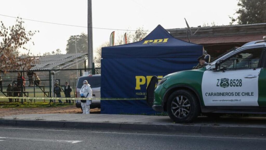 Conmoción en Colina: doble homicidio en cancha de fútbol involucra a militar y su hijo adolescente 1 Conmocion en Colina doble homicidio en cancha de futbol involucra a militar y su hijo adolescente