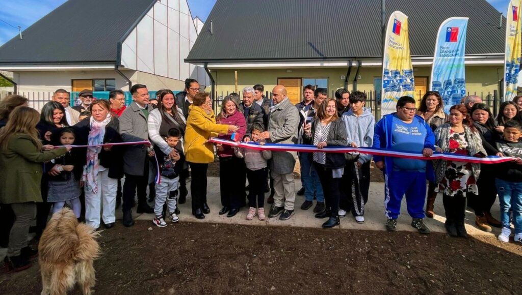 Emotiva entrega de viviendas en Lontue beneficia a 43 familias del conjunto habitacional Don Sebastian 3