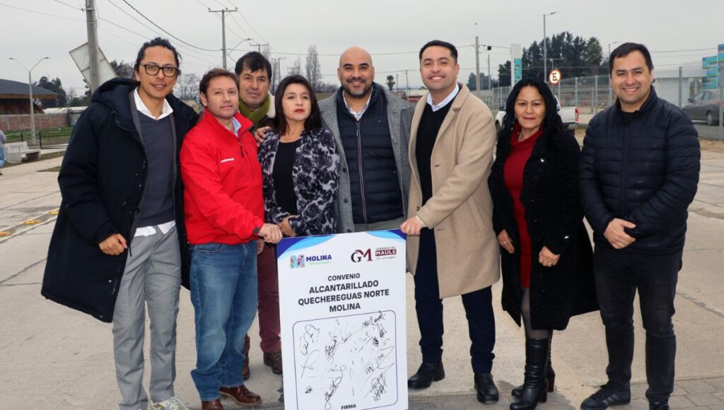 Firman convenio para proyecto de alcantarillado en Quechereguas Norte