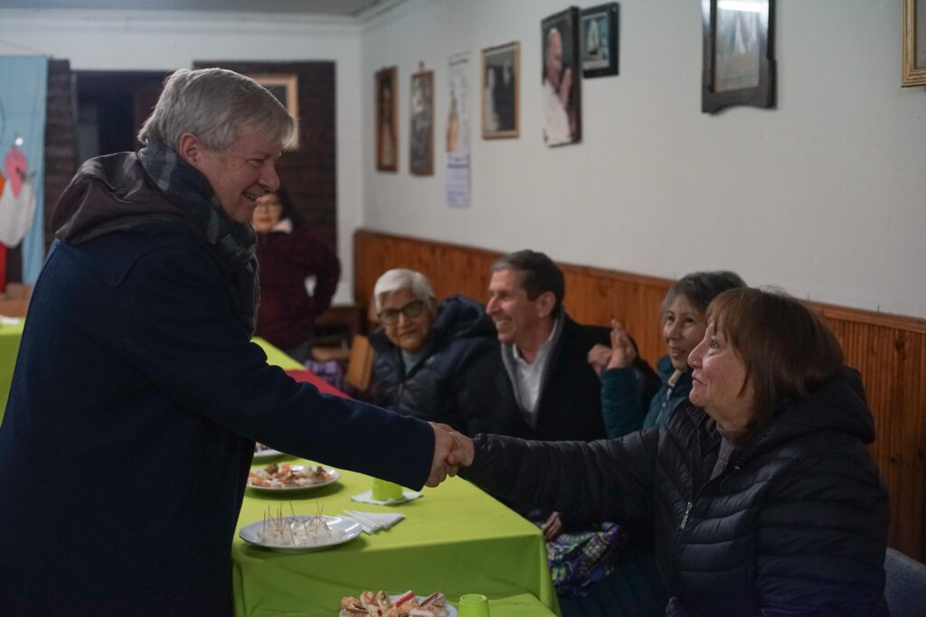 Club del Adulto Mayor La Amistad de Los Aromos celebra 45 años de historia y compañerismo. 1 Foto 2 Nota Aniversario Club