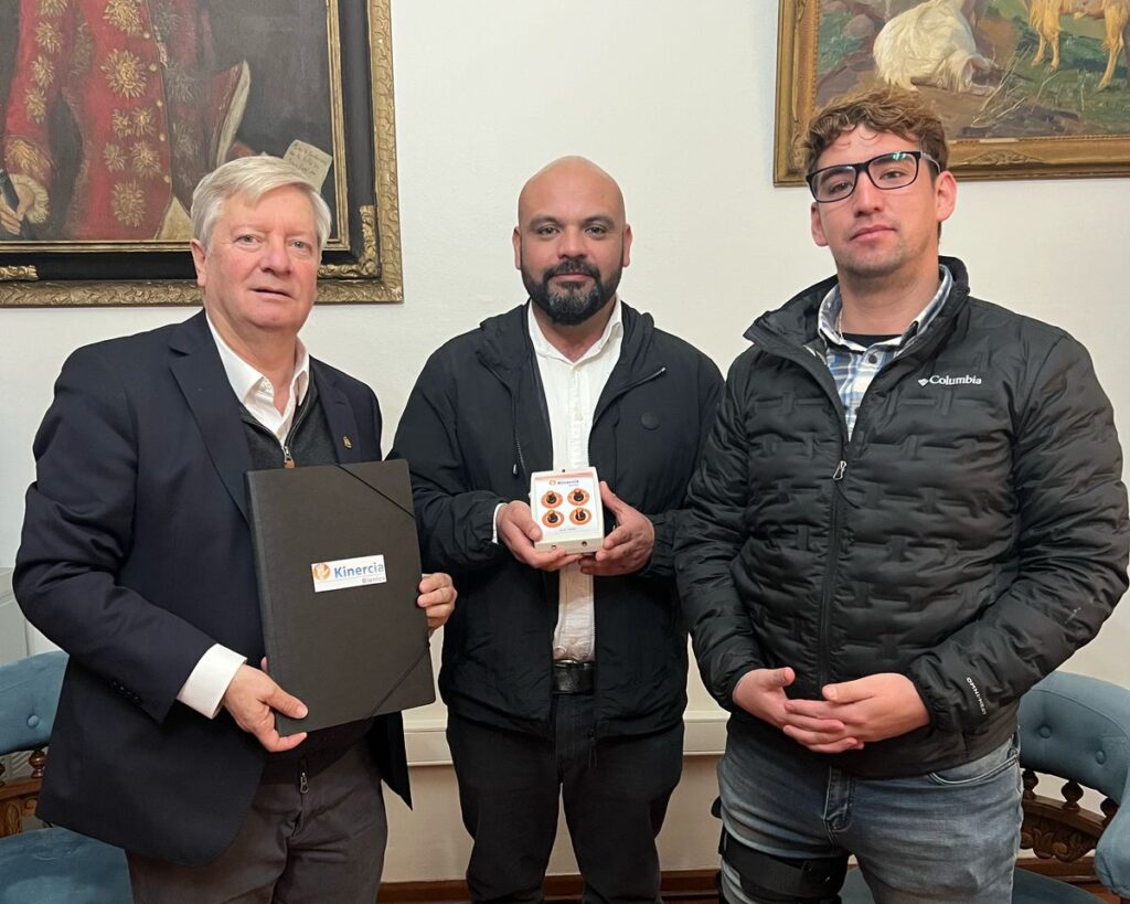 Foto Nota Equipo Kine e1753835494424