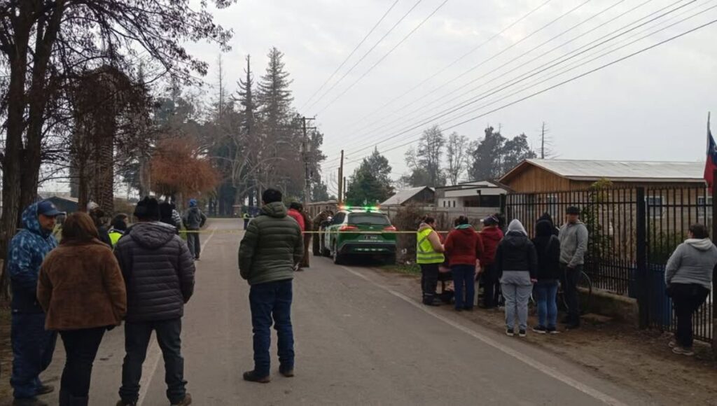 Hallan sin vida a adulto mayor en canal de regadio en sector rural de Teno