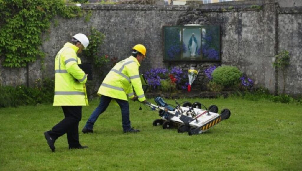 Irlanda inicia excavaciones en convento donde se hallaron restos de 800 bebés 1 Irlanda inicia excavaciones en convento donde se hallaron restos de 800 bebes