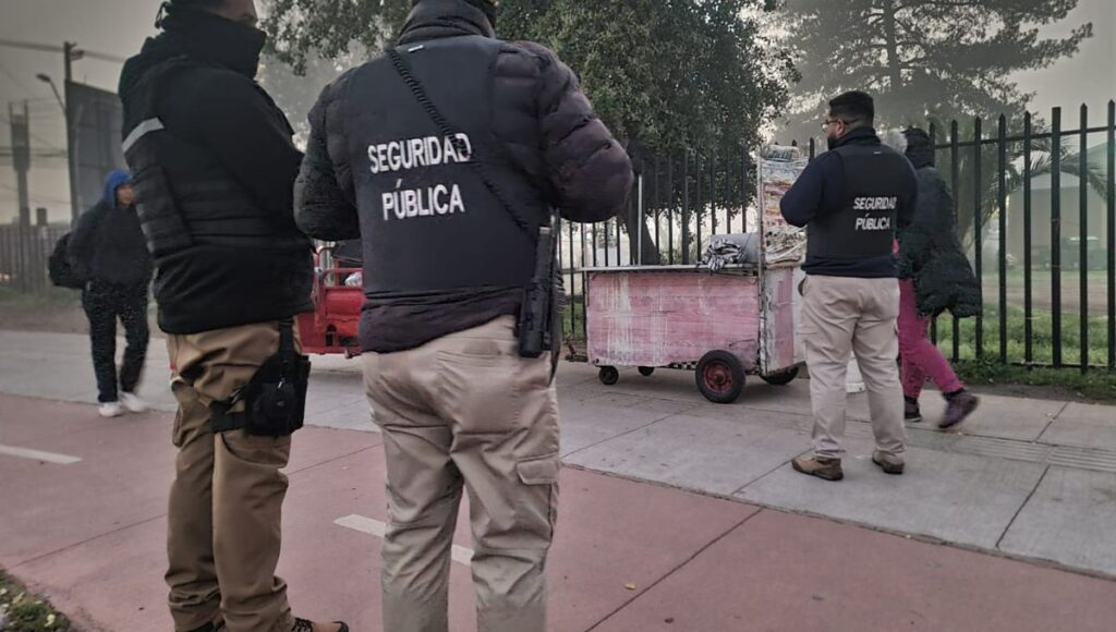 Municipalidad de Curicó y Carabineros intensifican operativos contra el comercio irregular en entorno del hospital base 1 Municipalidad de Curico y Carabineros intensifican operativos contra el comercio irregular en entorno del hospital base