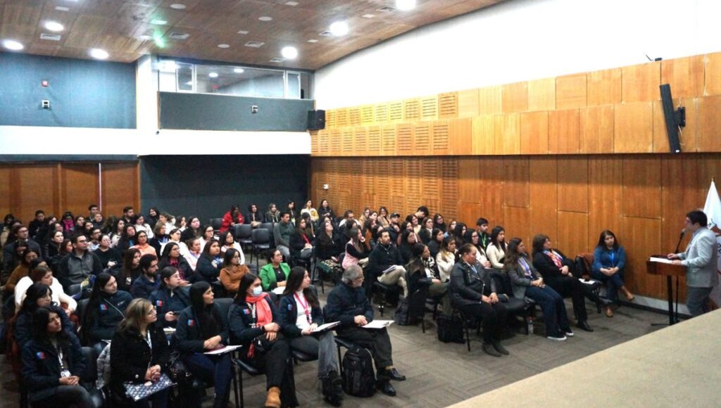 SENAMA Maule realizó jornada técnica con profesionales de Centros Diurnos Comunitarios 1 SENAMA Maule realizo jornada tecnica con profesionales de Centros Diurnos Comunitarios