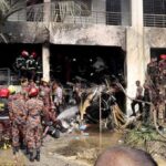 Tragedia en Bangladesh 19 muertos tras caida de avion militar sobre campus universitario