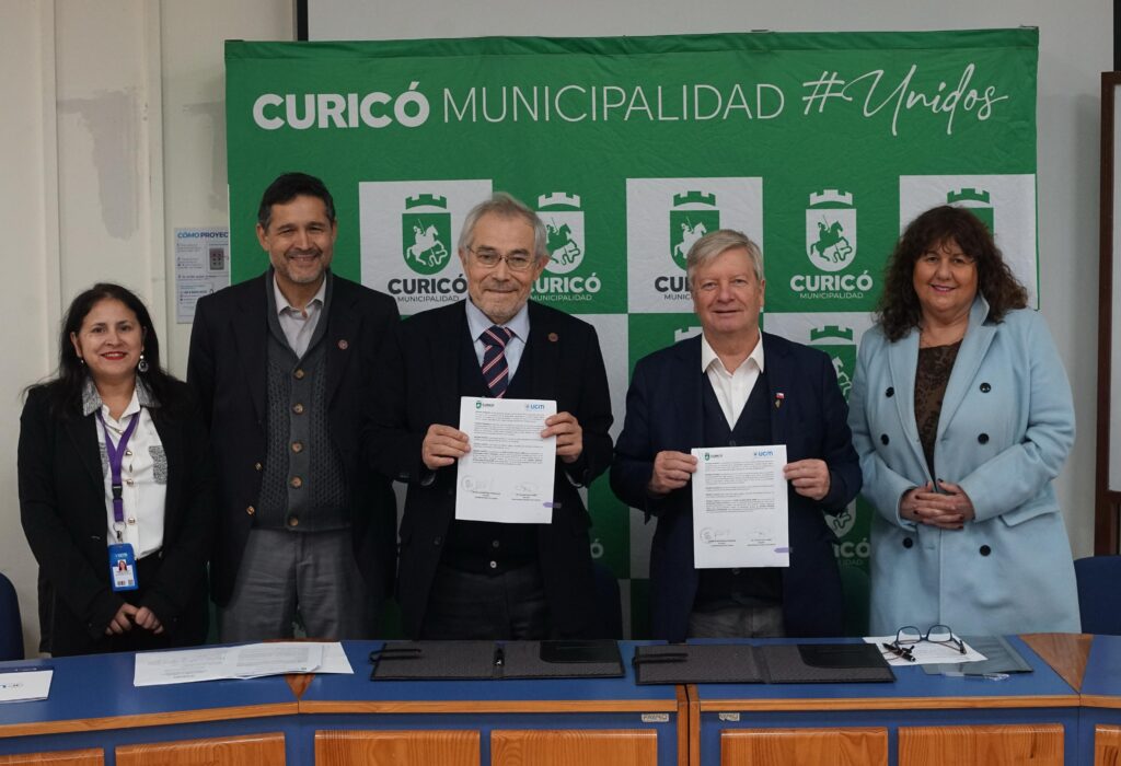 Convenio entre Municipalidad de Curicó y UCM permitirá fortalecer atención veterinaria y formación profesional. 1 WhatsApp Image 2025 07 30 at 12.41.13 PM