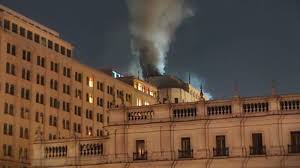 Incendio en el Ministerio de Hacienda deja graves daños en pisos superiores: investigación en curso 1 descarga 1 1