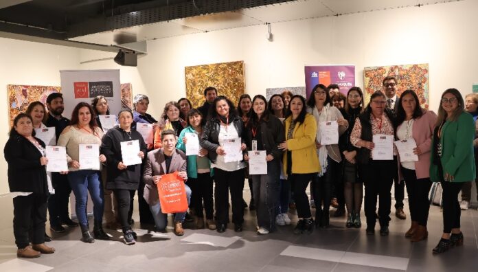 Más de 30 mujeres fortalecen sus habilidades de liderazgo en Vichuquén 1 1 696x396 1