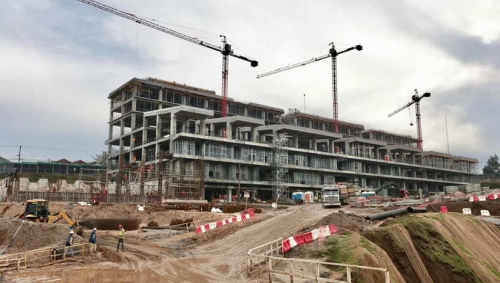 Diputado Alexis Sepulveda constata 74 de avance en nuevo Hospital de Constitucion