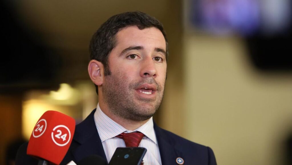 Diputado Benjamín Moreno exige mayor seguridad en faenas de Codelco tras nuevo accidente fatal: "Ya son demasiadas las víctimas en lo que va del año". 1 Diputado Benjamin Moreno exige esclarecer destino de 800 millones para reparacion de escuelas en Curico 1024x580 1