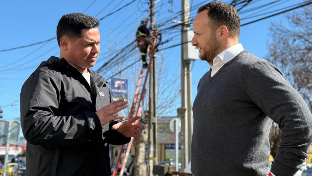 Diputado Jorge Guzmán y concejal Cristofer Moller valoran inicio del retiro de cables en desuso en Talca 1 Diputado Jorge Guzman y concejal Cristofer Moller valoran inicio del retiro de cables en desuso en Talca