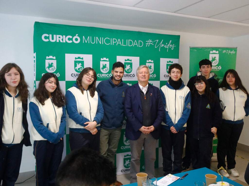 Foto 1 Desayuno con Jovenes