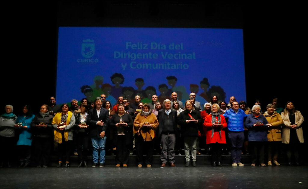 Masiva celebración del Día Nacional del Dirigente Vecinal en Curicó 1 Foto 1 Dia Dirigente