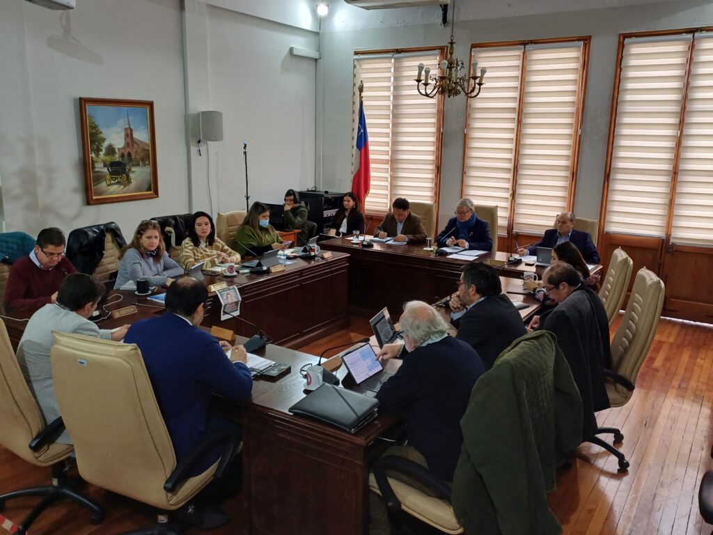 Aprueban rebaja en cobros de derechos municipales para instalación de pórticos lectores de patentes. 1 Foto Nota Porticos