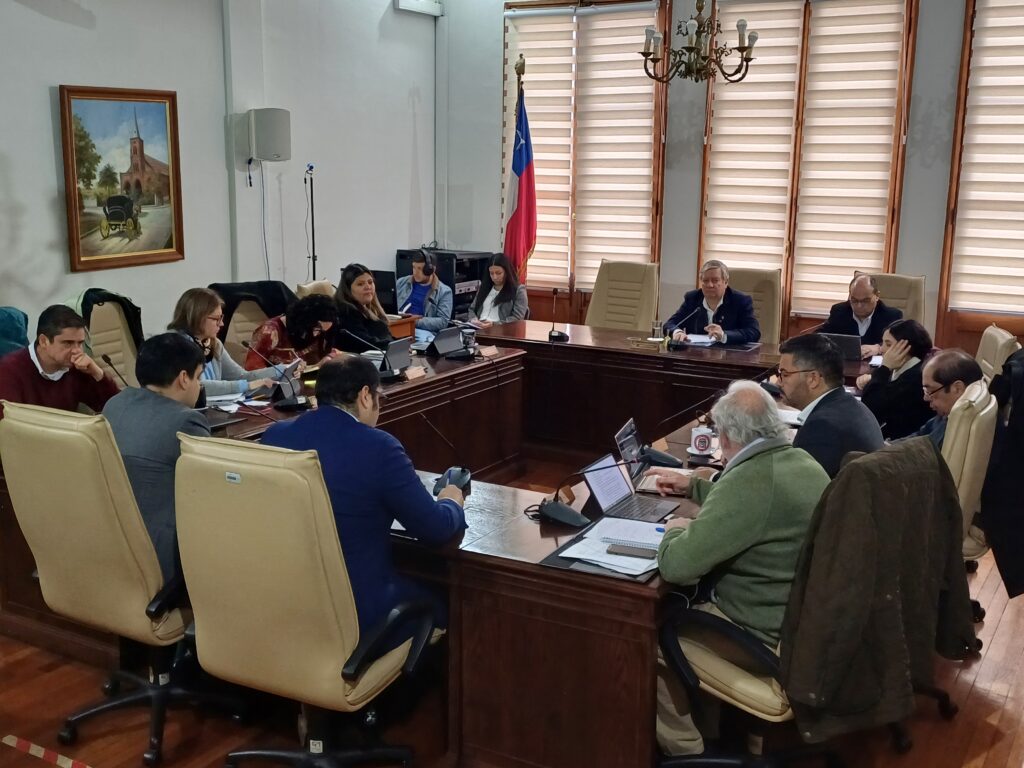 Concejo municipal de Curicó ratifica firma de convenios de colaboración con comunas vecinas y anuncia próximos acuerdos. 1 Foto Ratificacion Convenios