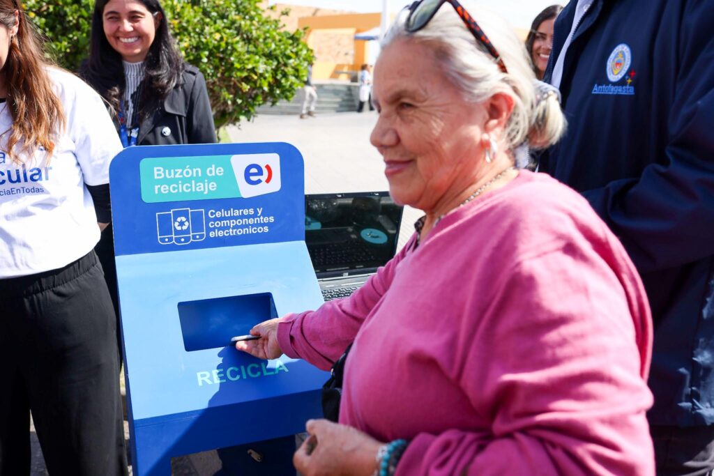 ¿Celulares olvidados en el cajón? Comienza la recolección de aparatos electrónicos en desuso en la Región del Maule 1 Imagen RC3