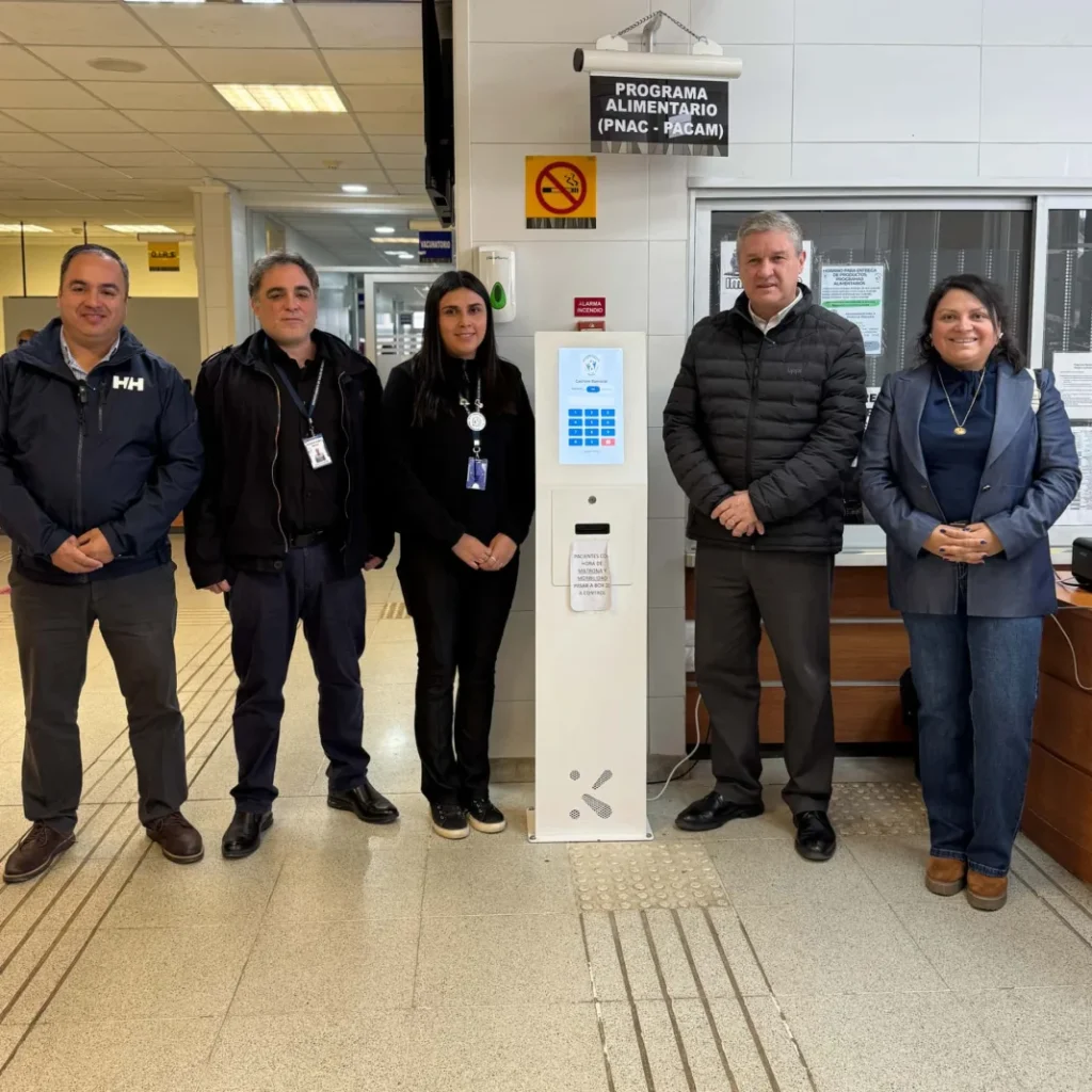 Instalan Totem de Asistencia en CESFAM de Romeral para mejorar atencion de usuarios 1068x1067 1