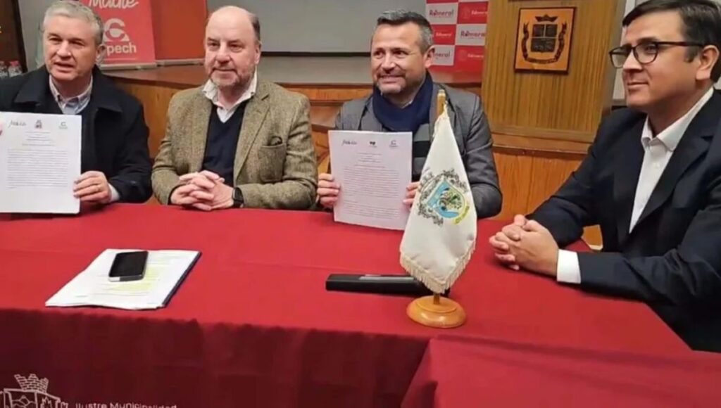 Romeral y Rio Claro sellan convenio con Fundacion Maule y CEPECH para apoyar a estudiantes en su preparacion para la PAES