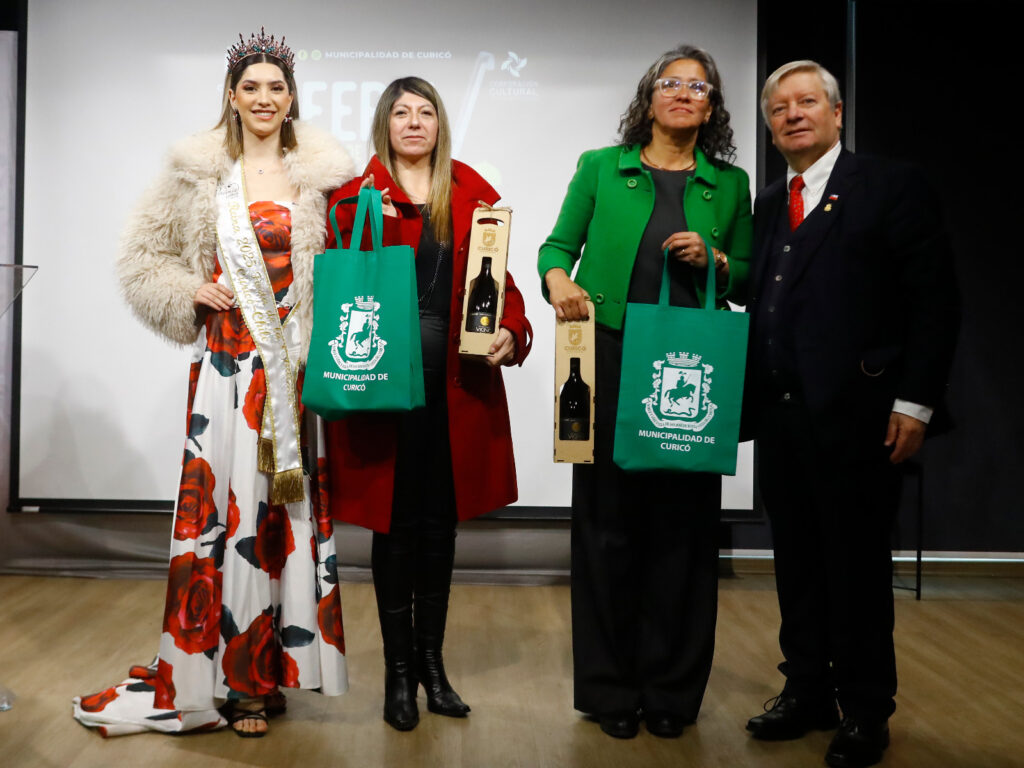 Se lanzó la Feria de los Caldos 2025 en la Región Metropolitana: Curicó celebra su gastronomía tradicional 1 WhatsApp Image 2025 08 19 at 12.05.27