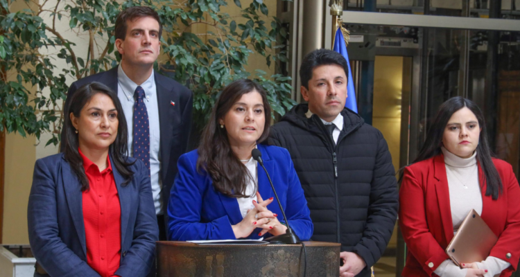 diputados presentan proyecto para prohibir cirugias de cambio de sexo y hormonizacion en menores 750x400 1