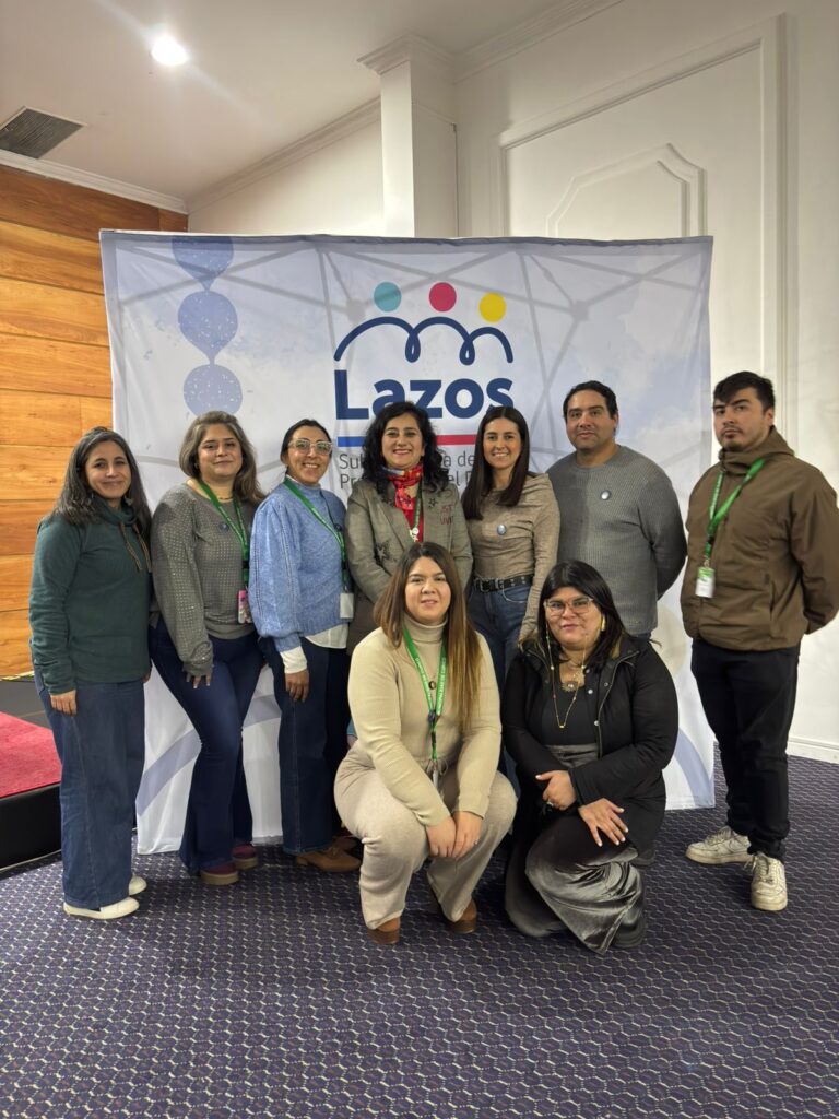 Programa Lazos de Curicó recibió reconocimiento nacional en Encuentro Macro Zonal Sur 1 8e1b3ba0 d8c2 4f24 95cd 8d66ad089205