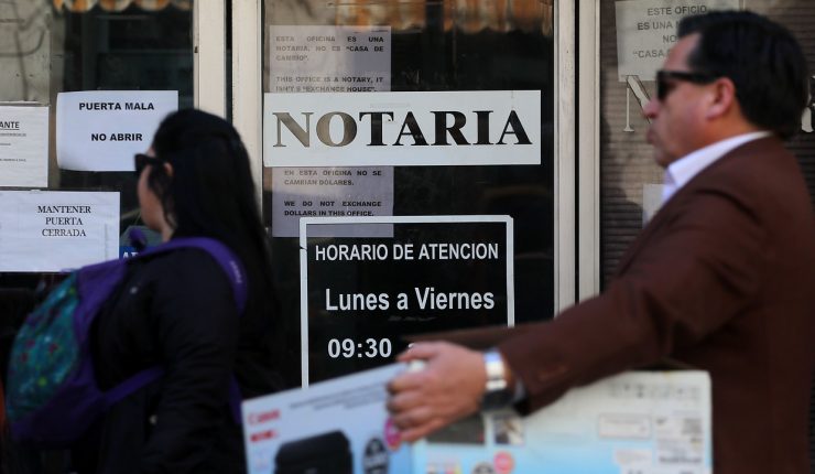 Gobierno promulga reforma al sistema notarial con fin a cargos vitalicios y tarifas reguladas 1 A UNO 983977 e1758718611883 740x430 1