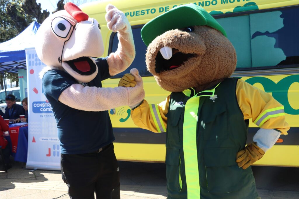 Junto a Condorito y Forestín: Conaf impulsa campaña contra cortas ilegales de bosque 1 IMG 4576 e1758736229152