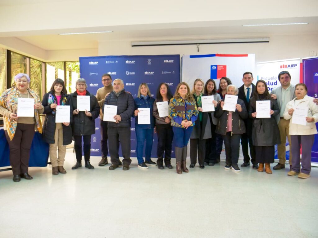 SENAMA Maule y AIEP Talca finalizan capacitación a cuidadoras de personas mayores y postrados 1 Imagen de WhatsApp 2025 09 01 a las 16.41.20 e540b69f