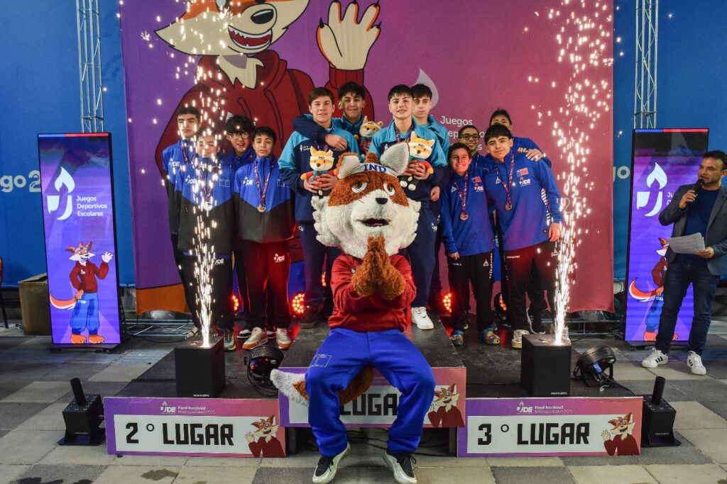Nadadores maulinos logran siete medallas y dos pasajes al Sudamericano Escolar 1 Imagen de WhatsApp 2025 09 05 a las 12.51.36 c1e80cba