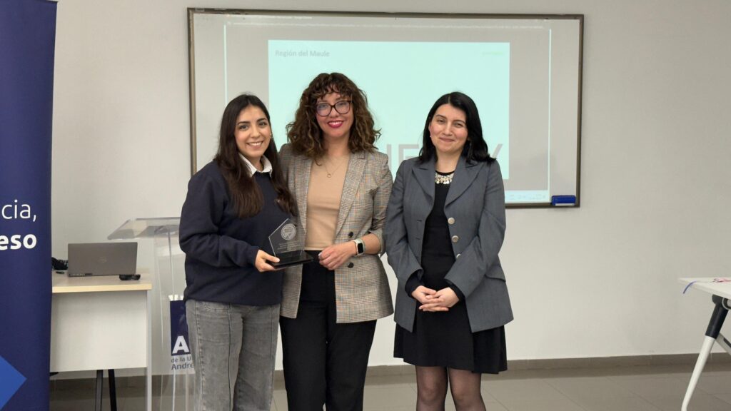 Mesa “Energía Más Mujeres” Maule reconoce a Grenergy y académica UCM 1 Imagen de WhatsApp 2025 09 24 a las 16.16.12 6ab3884b