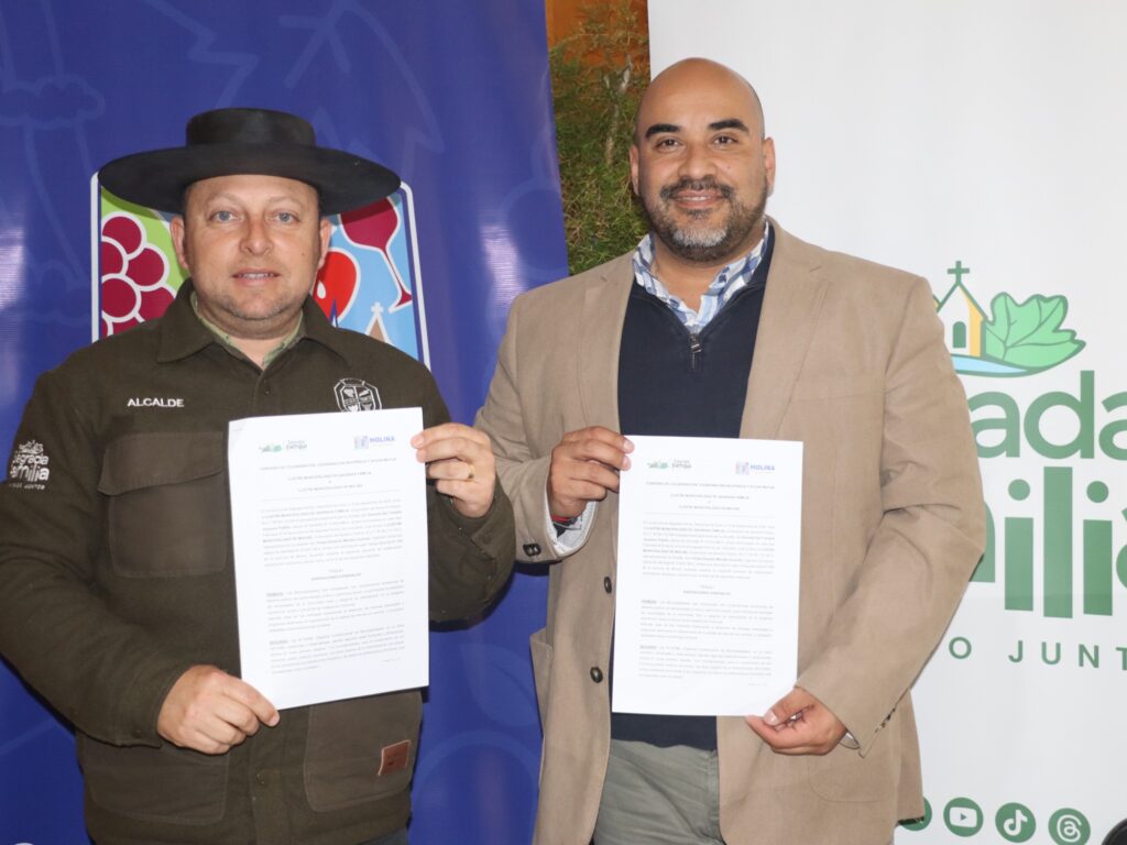 Molina y Sagrada Familia firman convenio de ayuda mutua 1 Imagen de WhatsApp 2025 09 26 a las 16.58.51 e6d81426
