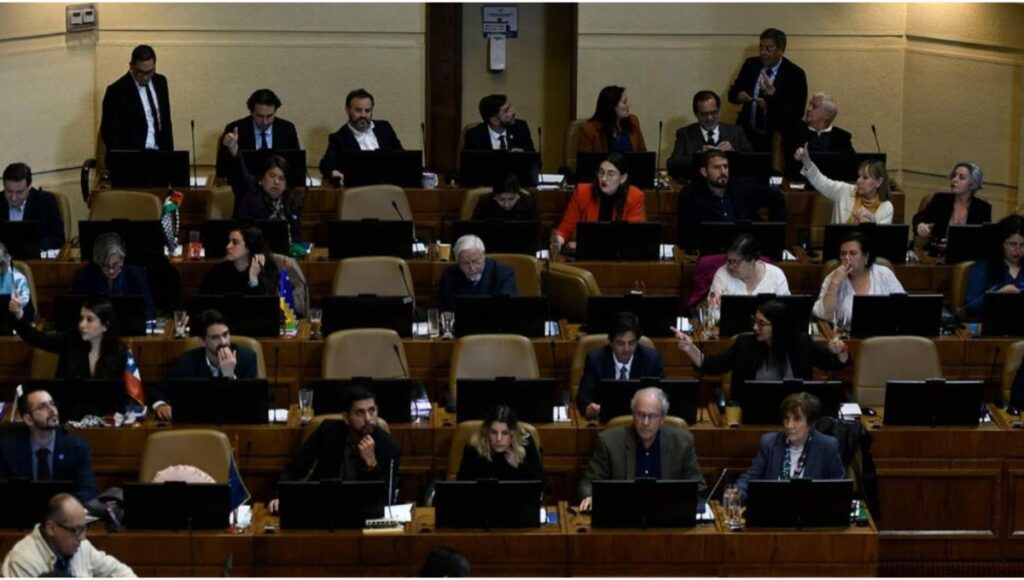 Proyecto de voto obligatorio es despachado al Senado sin multa para quienes no sufraguen
