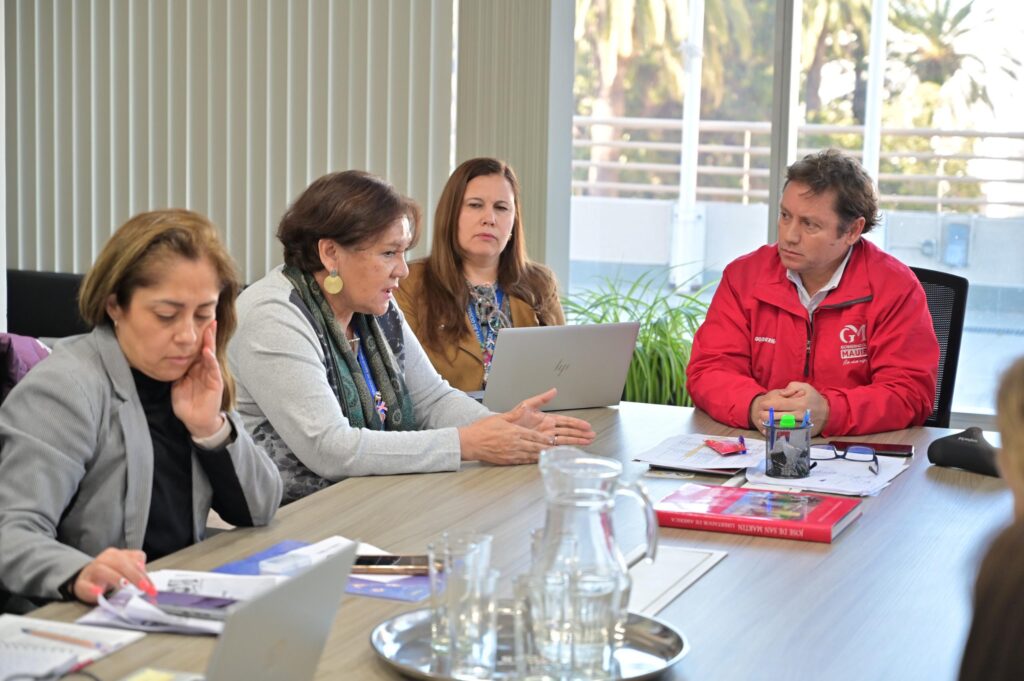 Gobierno del Maule hace evaluación de programa Becas Maule y refuerza compromiso de seguir formando especialistas para la región 1 WhatsApp Image 2025 09 04 at 12.21.51