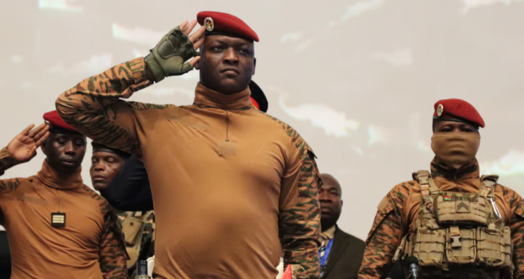 Burkina Faso aprueba ley que penaliza la homosexualidad con hasta cinco años de prisión 1 burkina faso homosexualidad 750x400 1