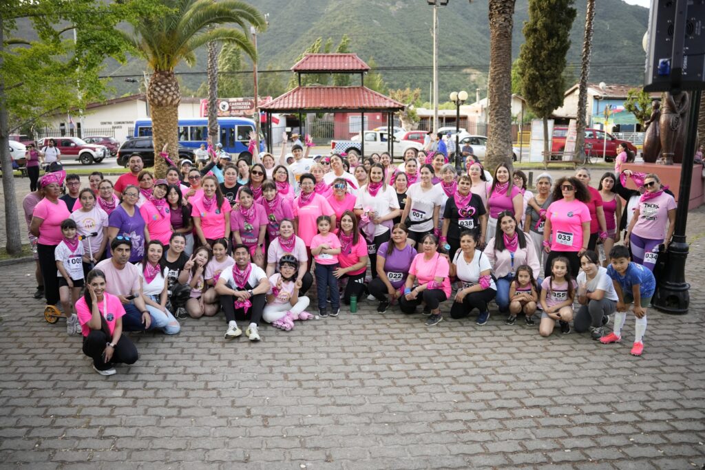 Rauco se tiñó de rosa en la Corrida Rosa 2025 1 559518893 1128553936073720 7196388822531634495 n