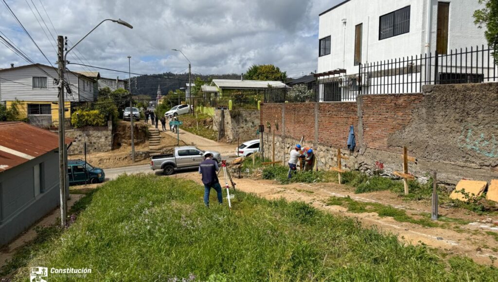 Comienzan obras de pavimentacion en acceso al Cerro OHiggins de Constitucion