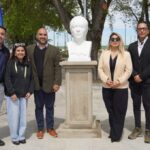 Donan busto de Gabriela Mistral para popular plaza en Molina